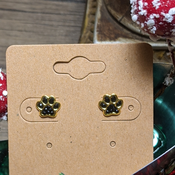 Paw Print Stud Earrings - Picture 4 of 4